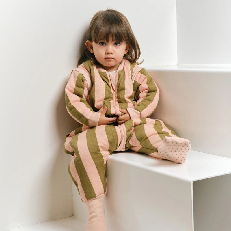 Saco de dormir com mangas e meias Khaki & Rose Stripes tog 2.5 da Molis&Co 7 Saco de dormir com mangas e meias Khaki & Rose Stripes tog 2.5 da Molis&Co 7