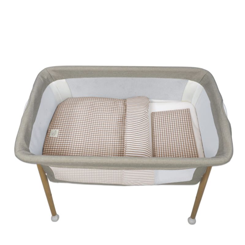 Conjunto edredão, lençol e almofada Praliné Moka da Walking Mum 1