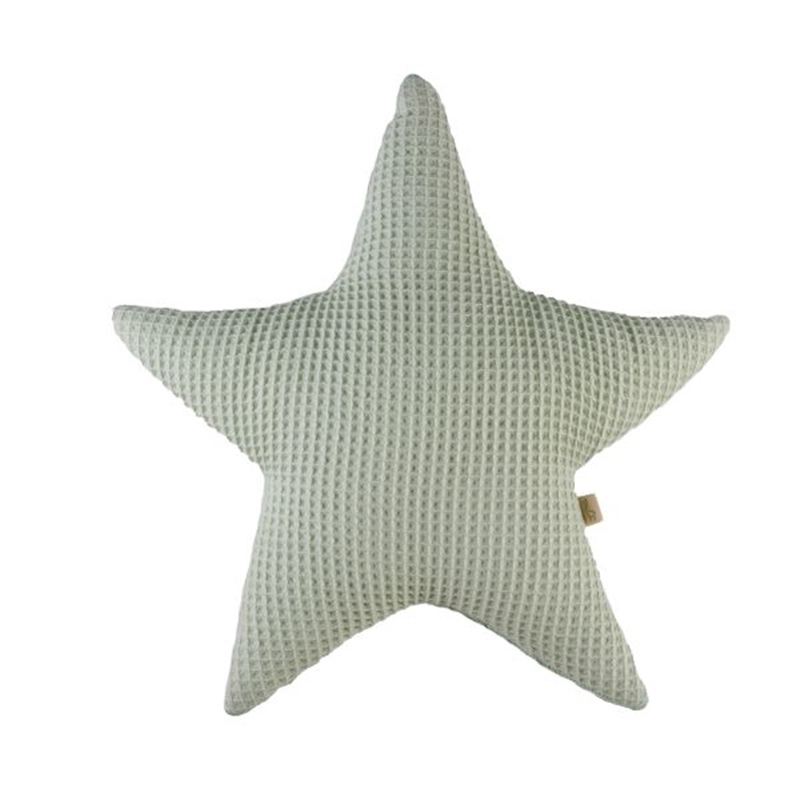 Almofada verde em forma de estrela do tema Nest da Baby Gi 1